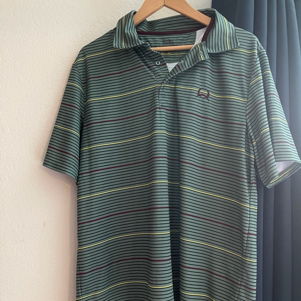 Cinch - Men’s Polo stripped Shirt. Size Med